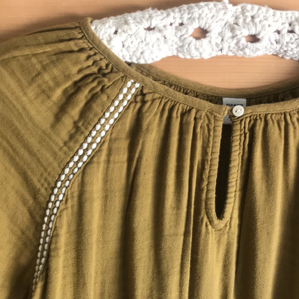 Old Navy Olive Gree Gauze Top - Picture 2 of 6